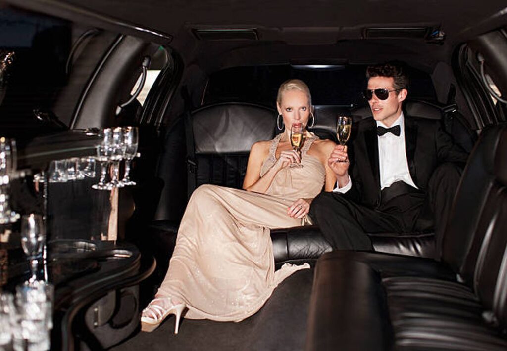 How Should You Choose The Best Luxury Limo Experience?