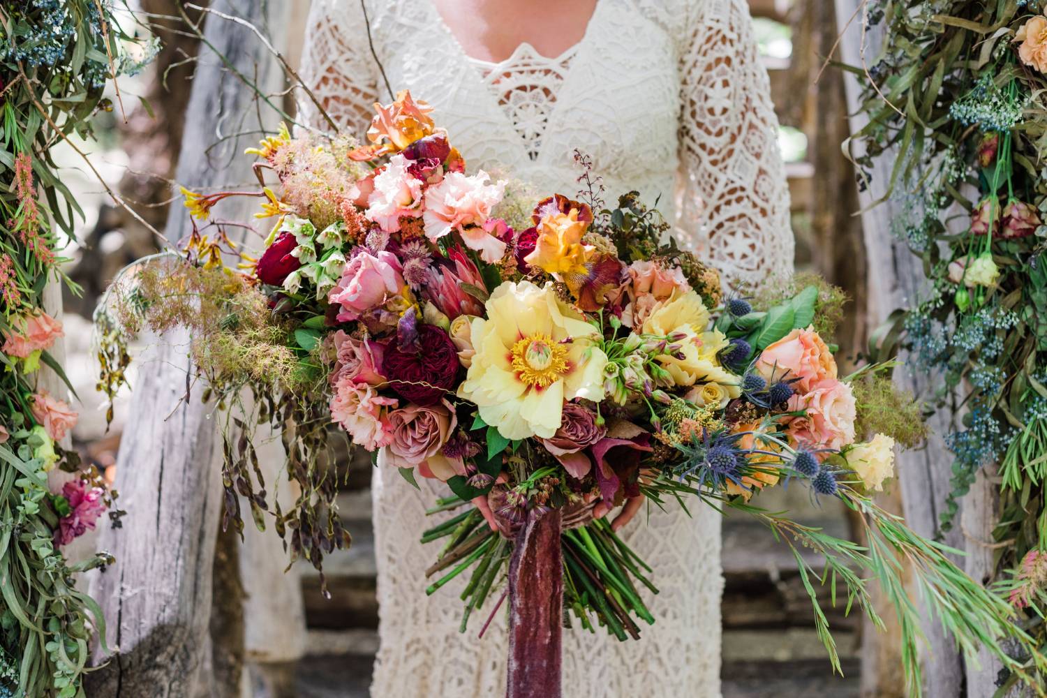 the best seasonal flowers for wedding bouquets 2