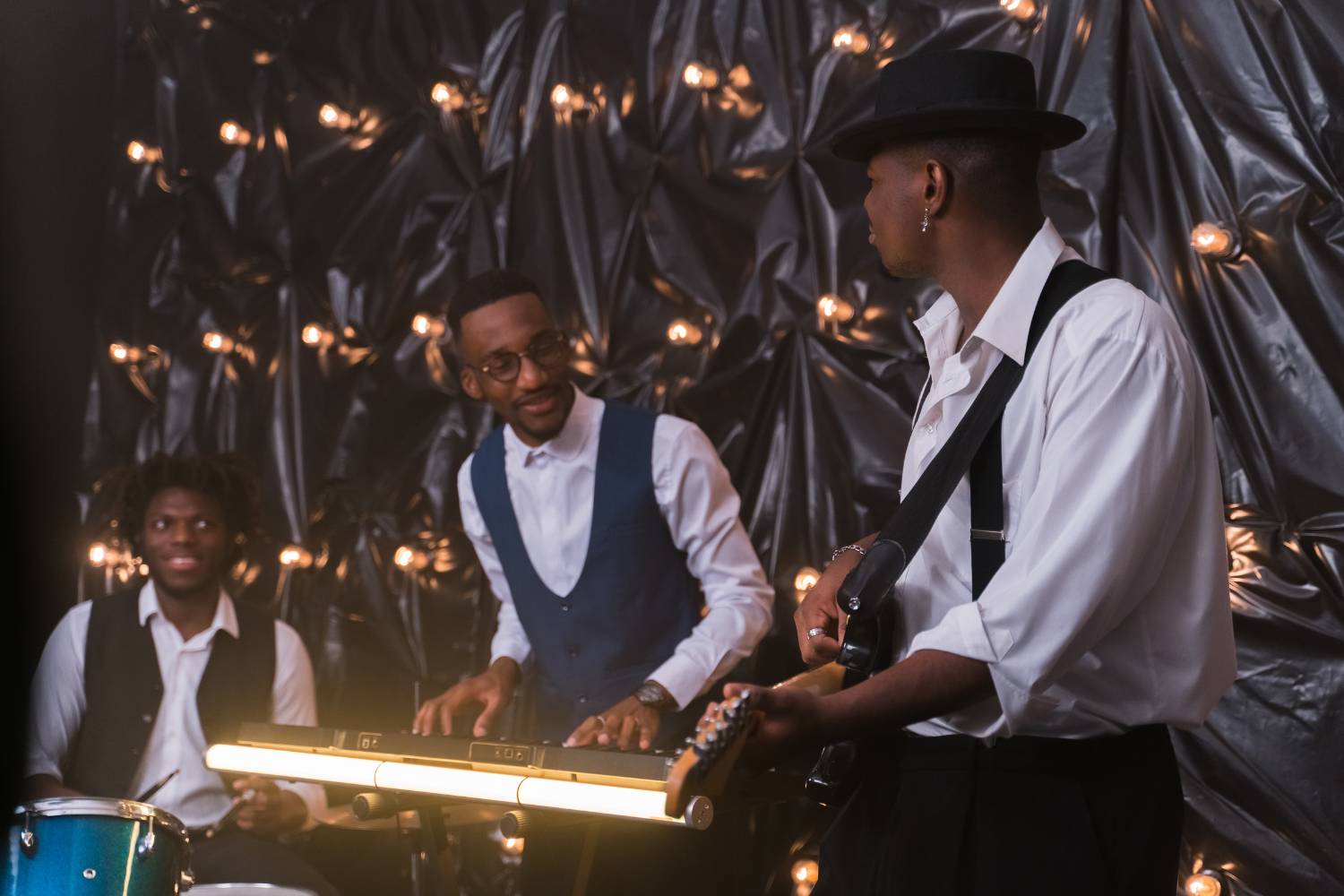 the best wedding entertainment options for every budget revealed 1