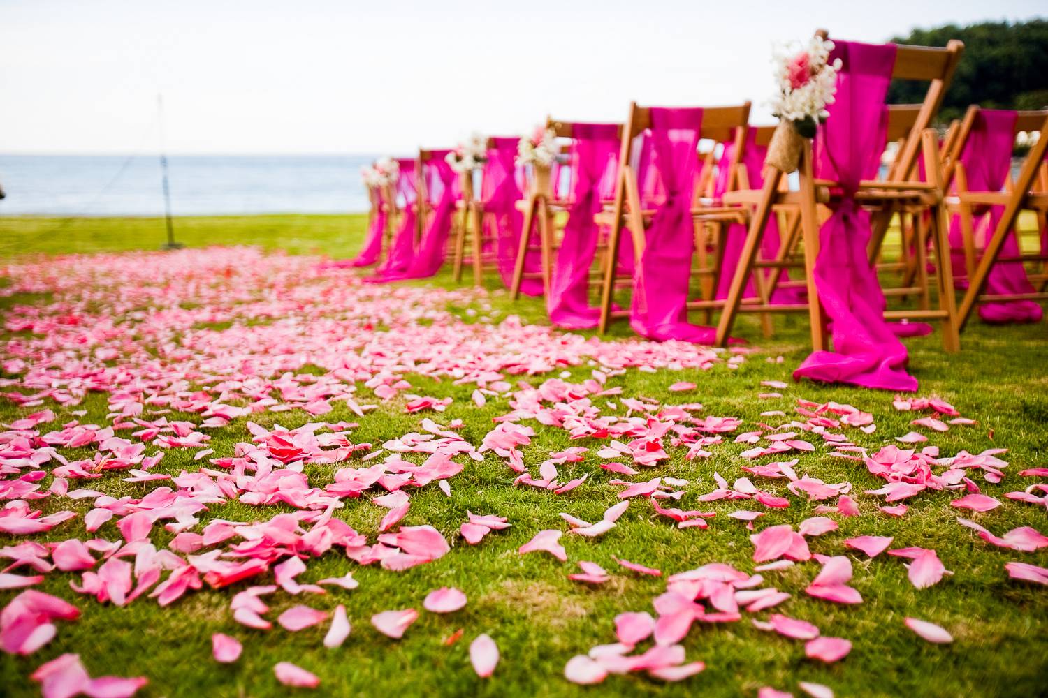 your complete guide on how to plan a destination wedding on a budget 2