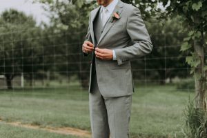 Groom's Outfit Ideas