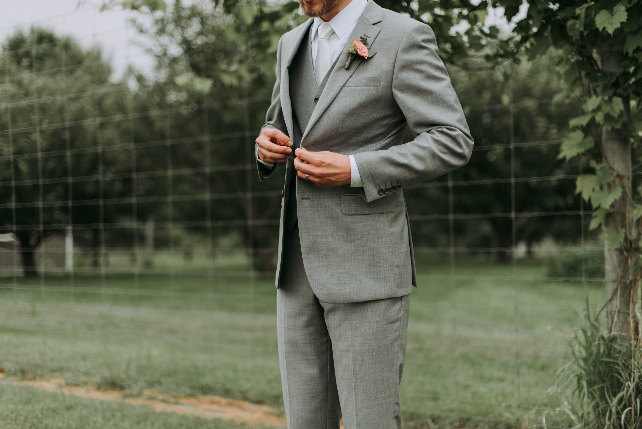 What Should A Groom Wear 