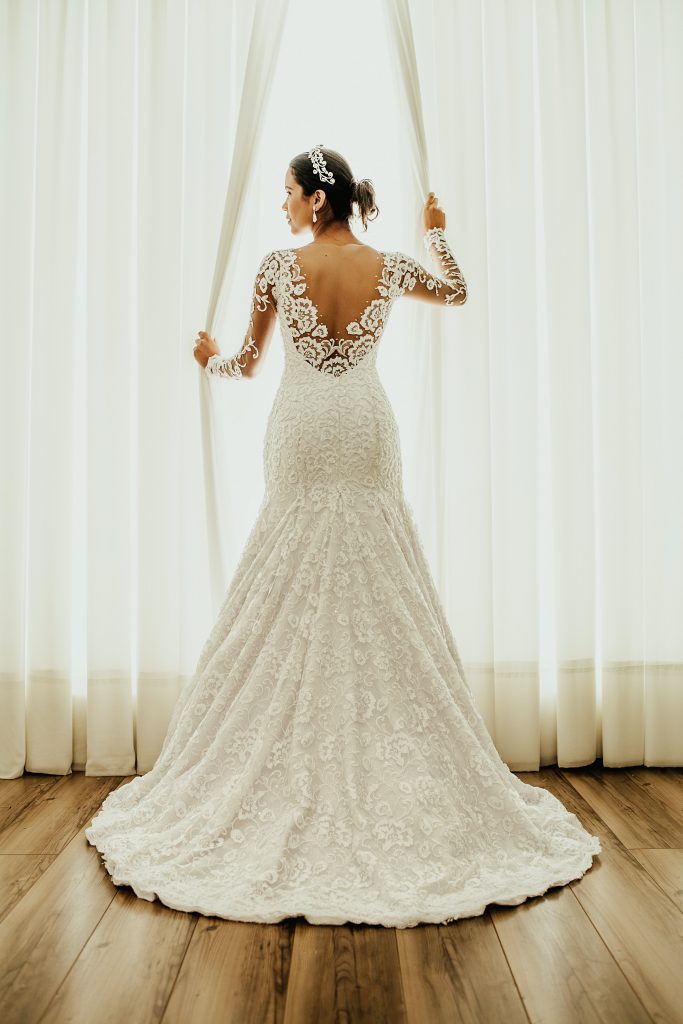 wedding gown for pear shaped body