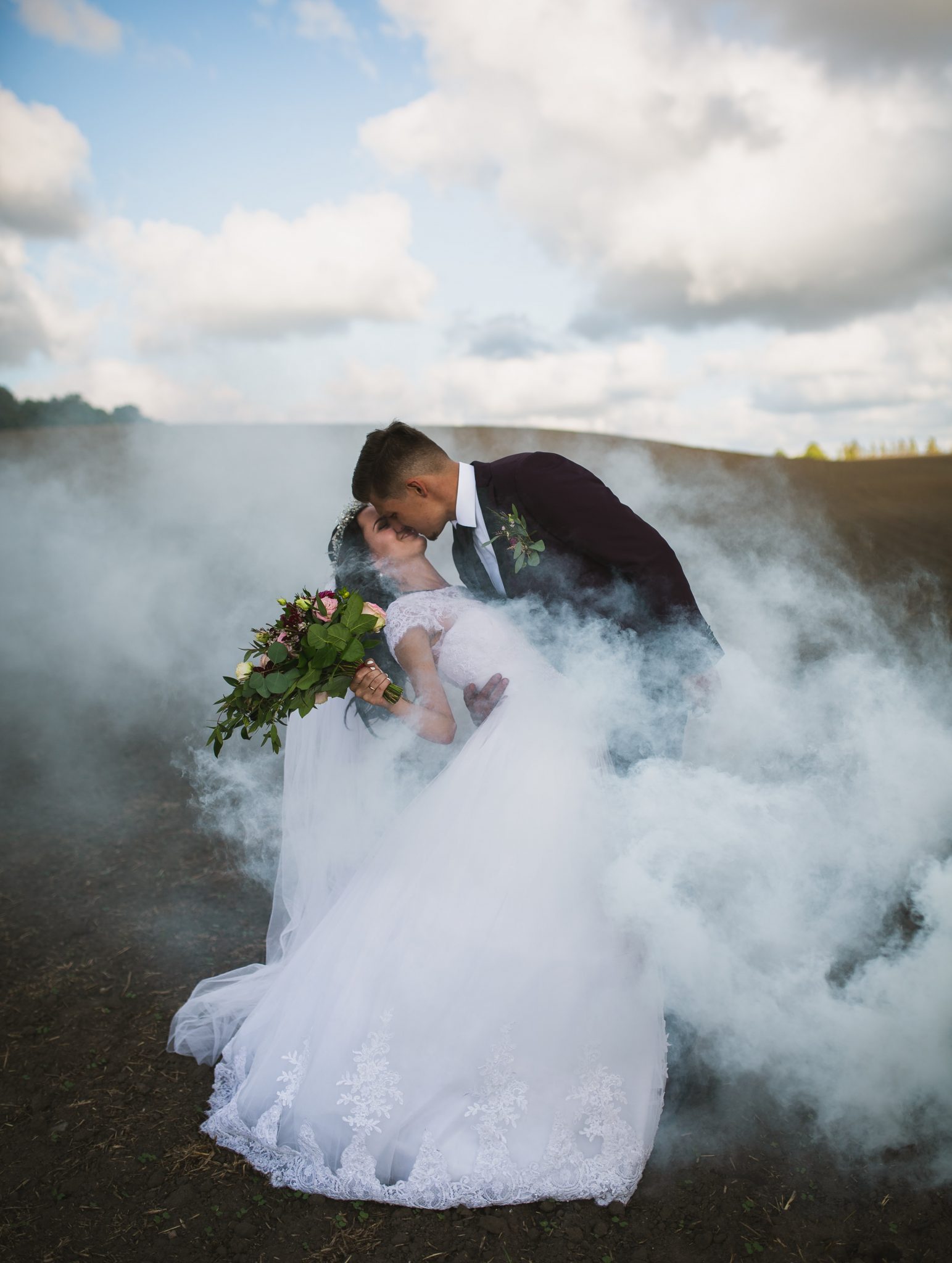 What Can Dry Ice Do At Your Wedding?
